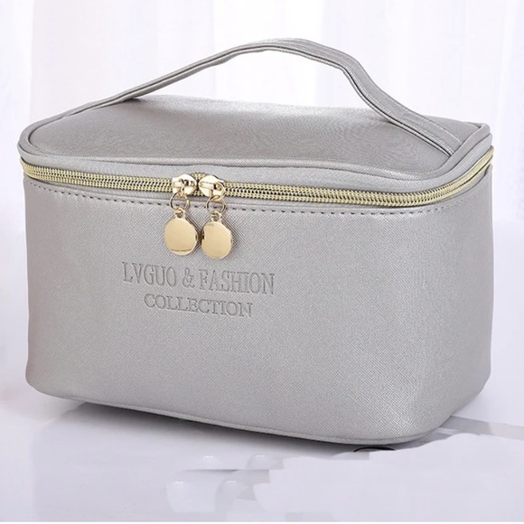 KD’s 3 Piece Makeup Bag Set - Picture 2 of 7